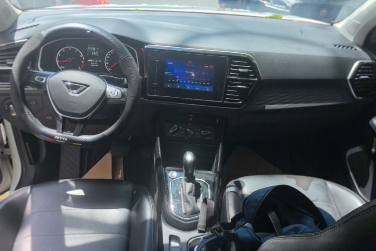 Used Jetta VS5 2022 280TSI Automatic Trendy Pro Version Center Console