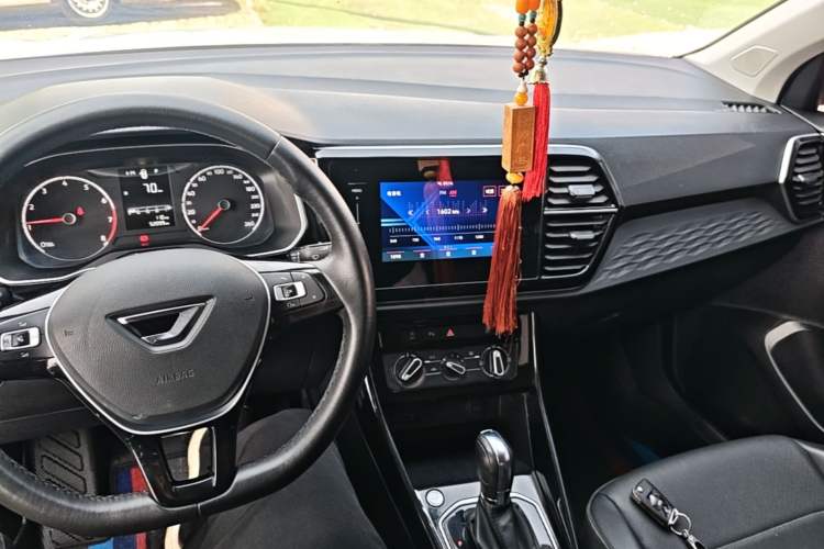 Used Jetta VS5 2022 280TSI Automatic Enjoyment Pro Trim Center Console