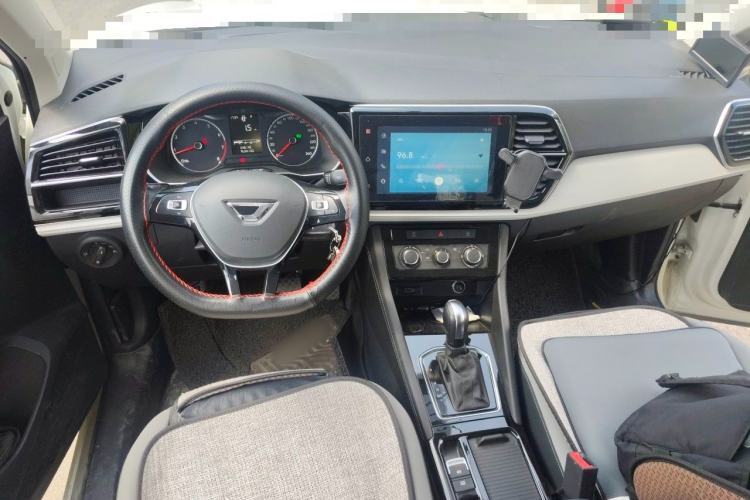 Used Jetta VS5 2022 280TSI Automatic Trend Edition Center Console