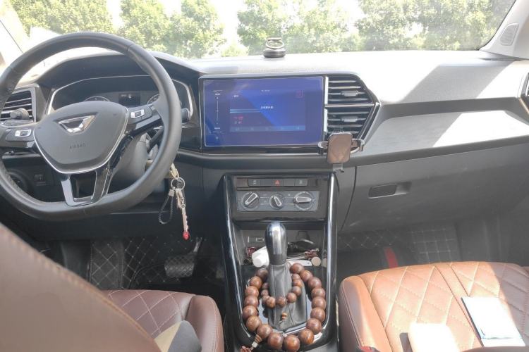 Used Jetta VS5 2022 280TSI Automatic Trendy Pro Version Center Console