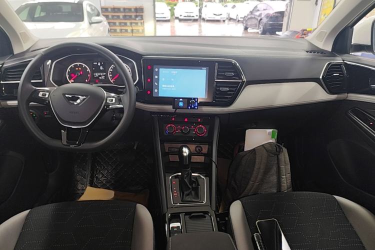 Used Jetta VS5 2022 280TSI Automatic Trend Edition Center Console