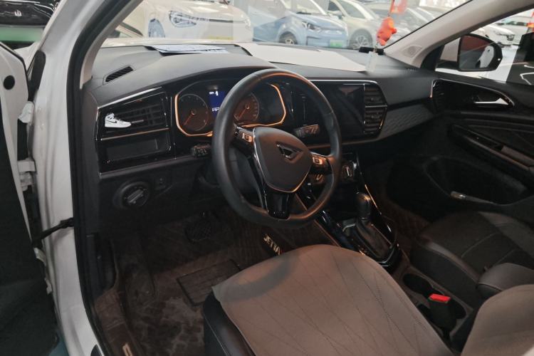 Used Jetta VS5 2022 280TSI Automatic Enjoyment Pro Trim Center Console
