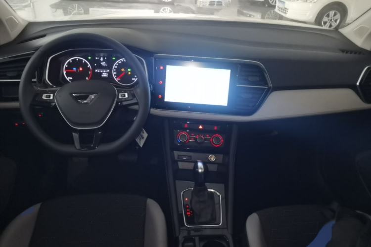Used Jetta VS5 2022 280TSI Automatic Trendy Pro Version Center Console