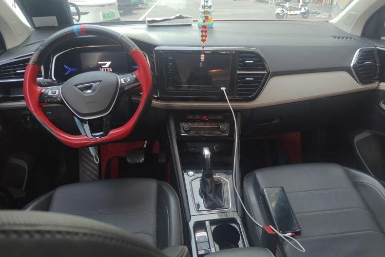 Used Jetta VS5 2022 280TSI Automatic Glory Edition Center Console