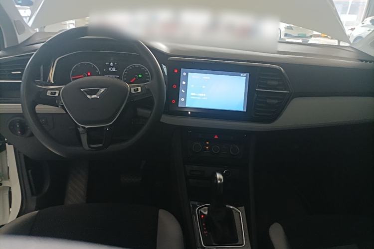Used Jetta VS5 2022 280TSI Automatic Trendy Pro Version Center Console
