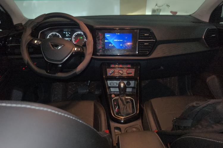 Used Jetta VS5 2022 280TSI Automatic Enjoyment Pro Trim Center Console
