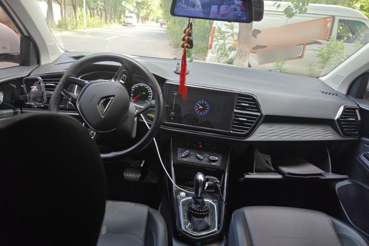 Used Jetta VS5 2022 280TSI Automatic Enjoyment Pro Trim Center Console