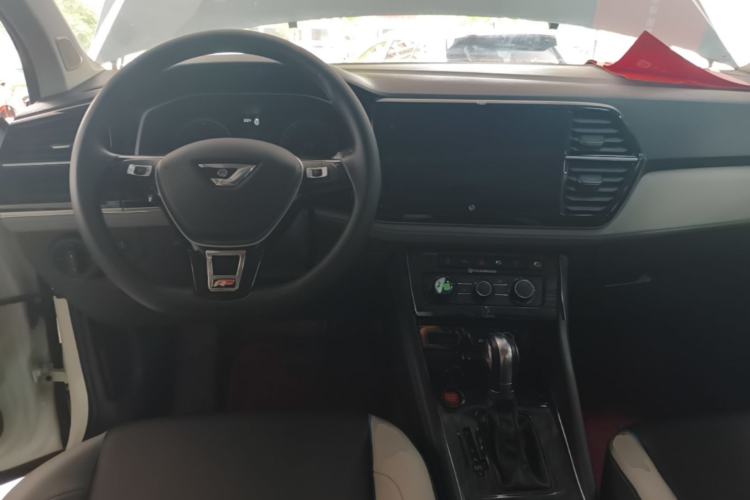 Used Jetta VS5 2022 280TSI Automatic Enjoyment Model Center Console