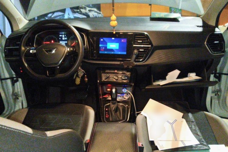 Used Jetta VS5 2022 280TSI Automatic Trendy Pro Version Center Console