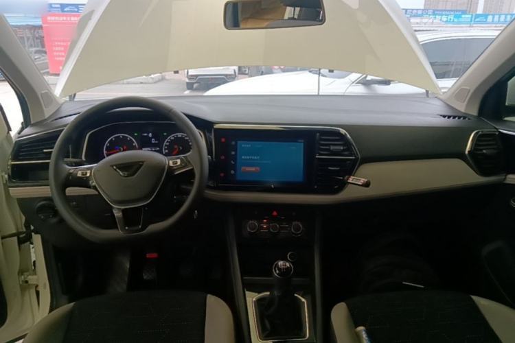 Used Jetta VS5 2022 280TSI Manual Advanced Trim Center Console