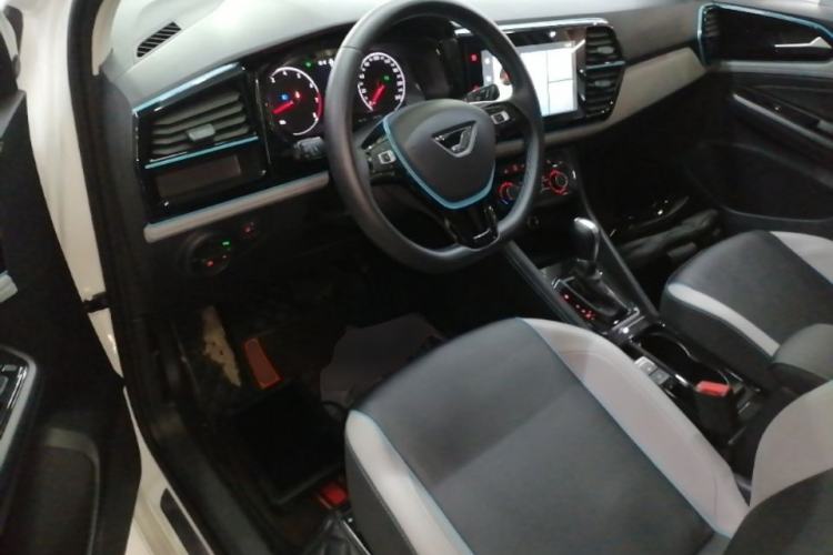 Used Jetta VS5 2022 280TSI Automatic High-Gloss Enjoyment Model Center Console