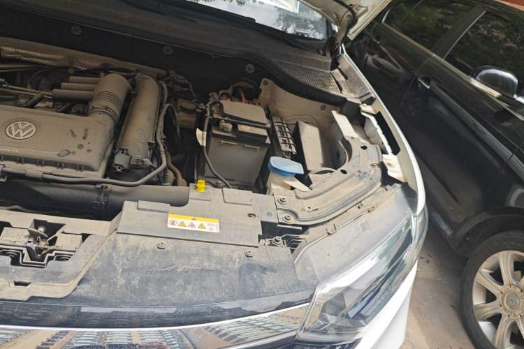 Used Jetta VS5 2022 280TSI Automatic Trendy Pro Version Engine Bay Left