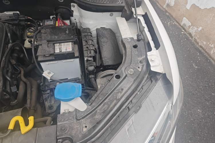 Used Jetta VS5 2022 280TSI Automatic Glory Pro Engine Bay Left