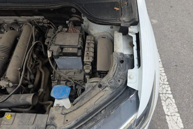 Used Jetta VS5 2022 280TSI Automatic Trendy Pro Version Engine Bay Left
