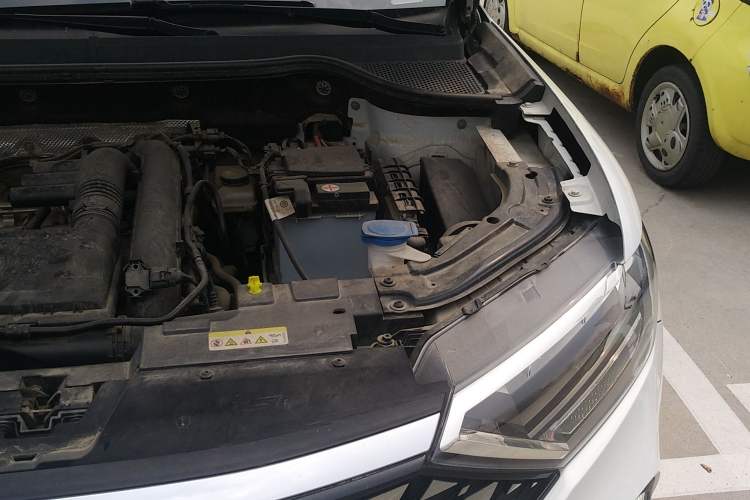 Used Jetta VS5 2022 280TSI Manual Advanced Pro Trim Engine Bay Left