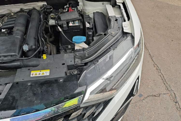 Used Jetta VS5 2022 280TSI Manual Advanced Trim Engine Bay Left
