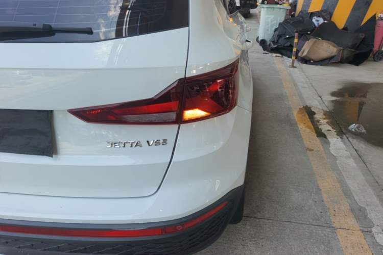 Used Jetta VS5 2022 280TSI Manual Advanced Trim Exterior 3