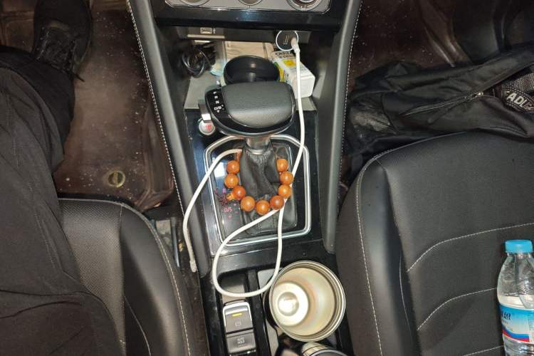 Used Jetta VS5 2022 280TSI Automatic Enjoyment Model Gear Lever