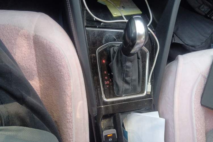 Used Jetta VS5 2022 280TSI Automatic Trend Edition Gear Lever