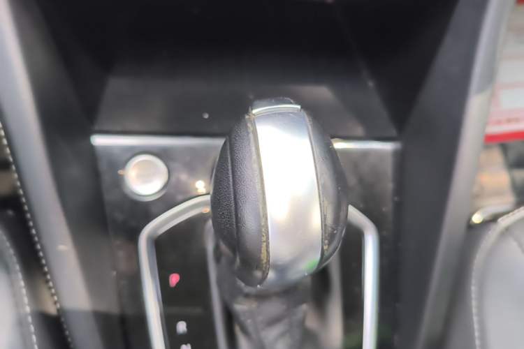 Used Jetta VS5 2022 280TSI Automatic Enjoyment Model Gear Lever
