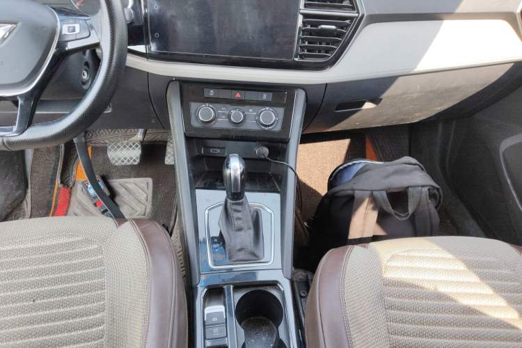 Used Jetta VS5 2022 280TSI Automatic Trend Edition Gear Lever