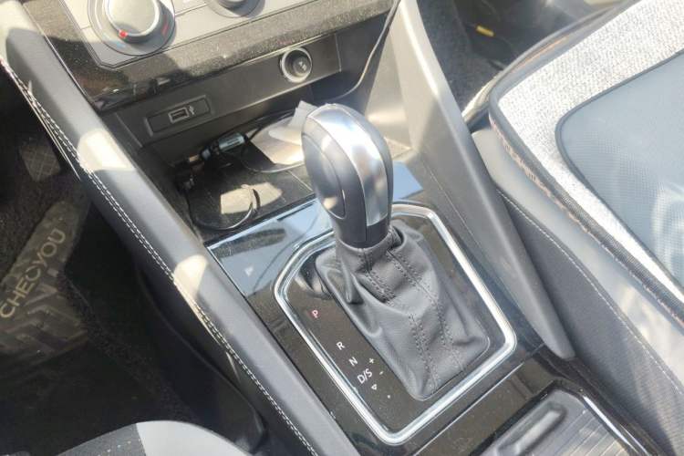 Used Jetta VS5 2022 280TSI Automatic Trend Edition Gear Lever