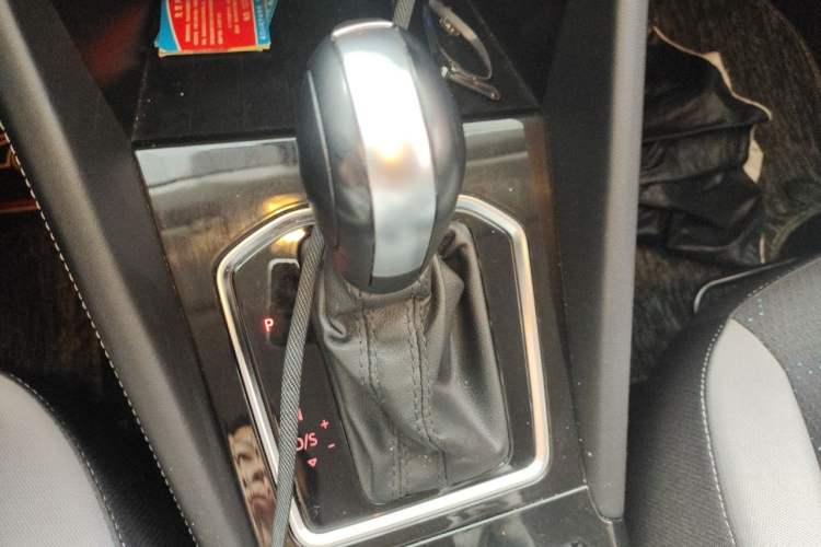 Used Jetta VS5 2022 280TSI Automatic Trend Edition Gear Lever