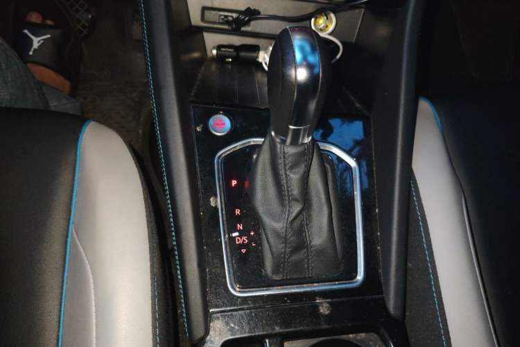 Used Jetta VS5 2022 280TSI Automatic Enjoyment Model Gear Lever