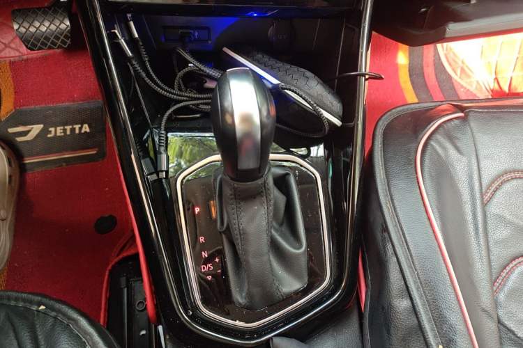 Used Jetta VS5 2022 280TSI Automatic Trendy Pro Version Gear Lever