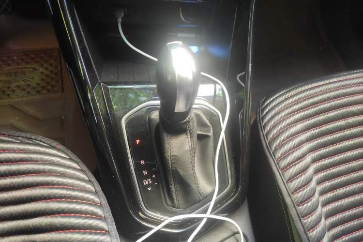 Used Jetta VS5 2022 280TSI Automatic Trendy Pro Version Gear Lever