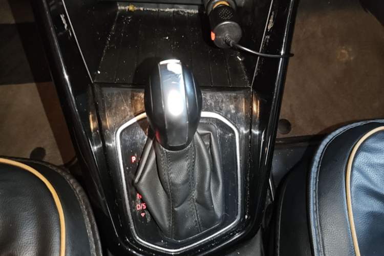 Used Jetta VS5 2022 280TSI Automatic Trendy Pro Version Gear Lever