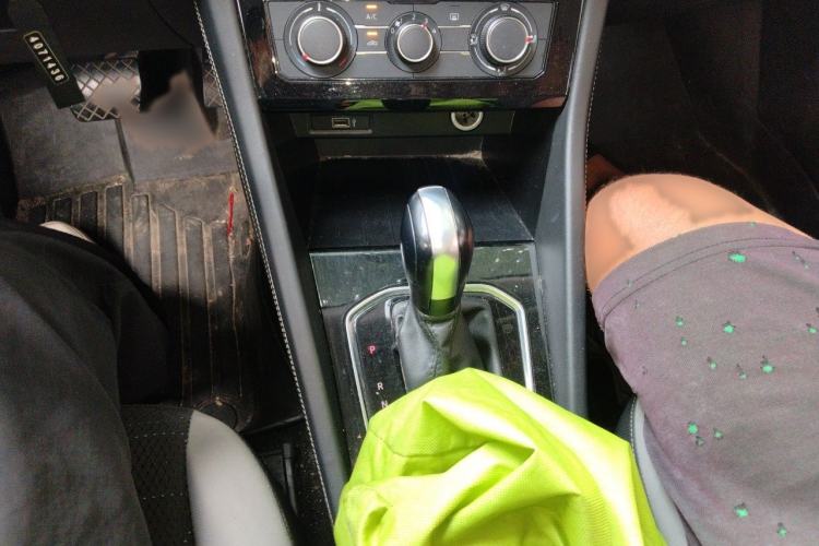 Used Jetta VS5 2022 280TSI Automatic Trend Edition Gear Lever