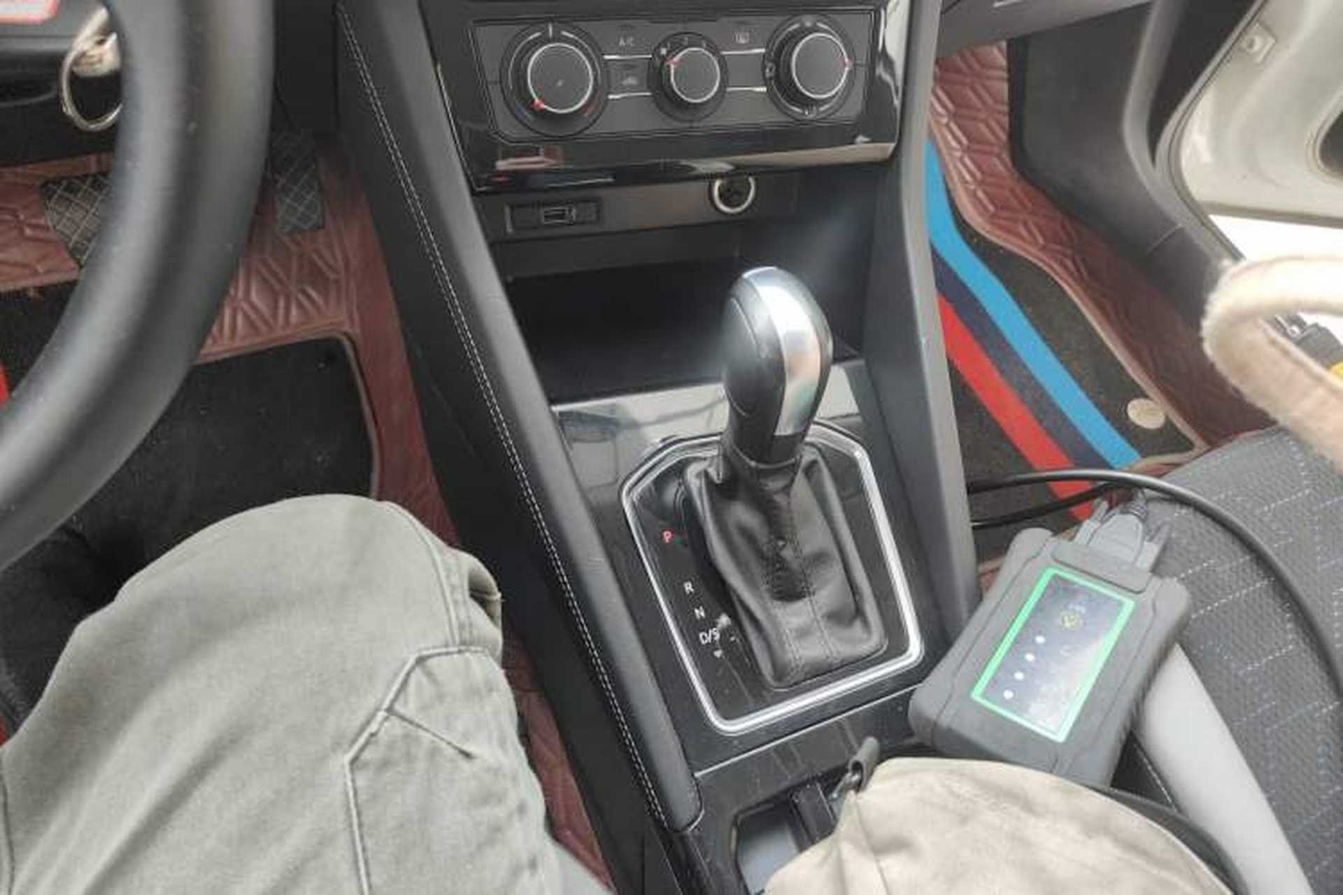 Used Jetta VS5 2022 280TSI Automatic Trend Edition Gear Lever