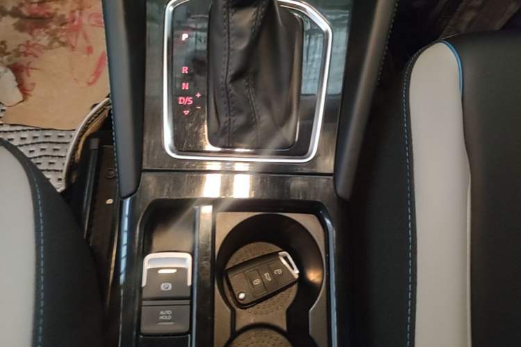 Used Jetta VS5 2022 280TSI Automatic Enjoyment Model Gear Lever