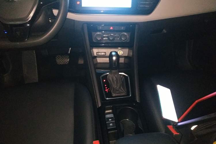 Used Jetta VS5 2022 280TSI Automatic Trend Edition Gear Lever