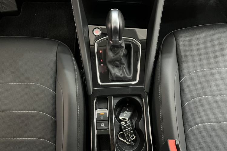 Used Jetta VS5 2022 280TSI Automatic Enjoyment Model Gear Lever