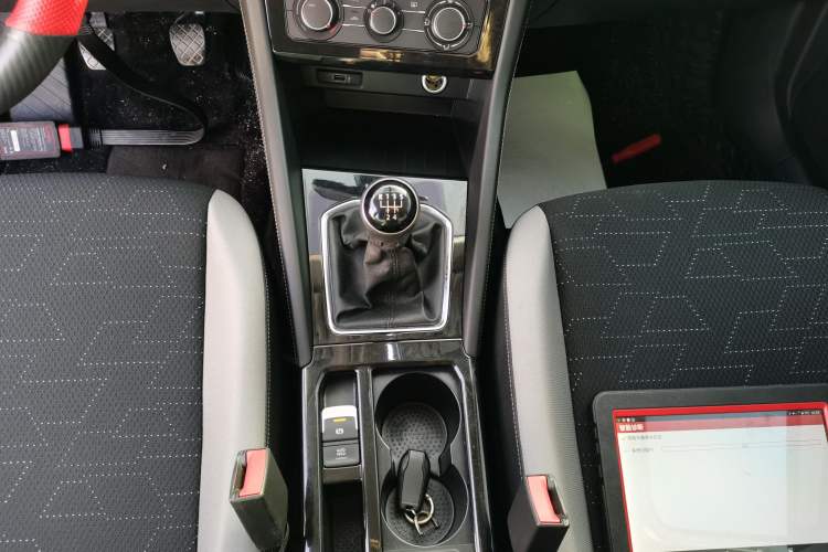 Used Jetta VS5 2022 280TSI Manual Advanced Trim Gear Lever