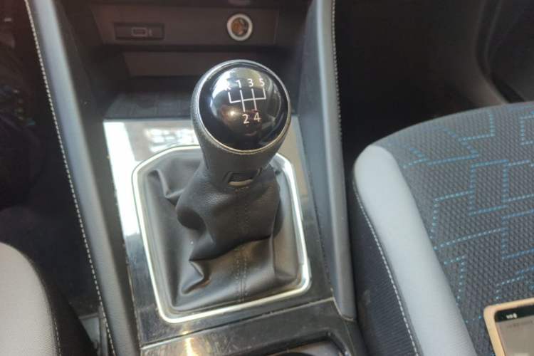 Used Jetta VS5 2022 280TSI Manual Advanced Trim Gear Lever