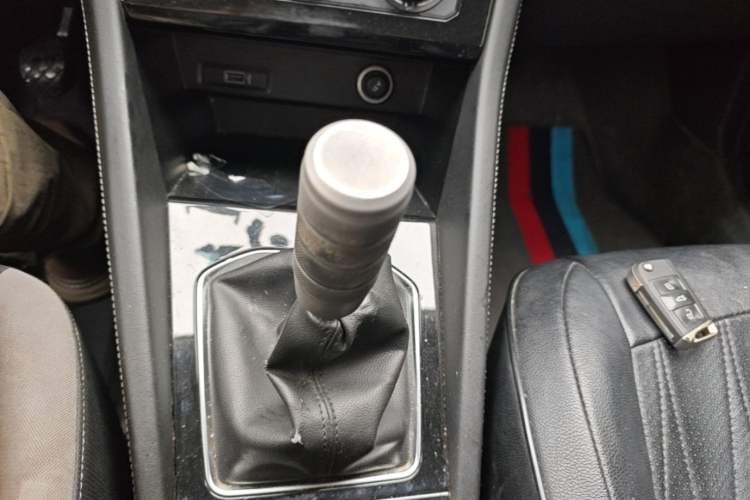 Used Jetta VS5 2022 280TSI Manual Advanced Trim Gear Lever