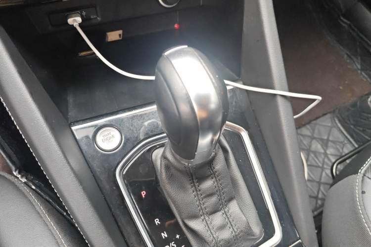 Used Jetta VS5 2022 280TSI Automatic Enjoyment Model Gear Lever