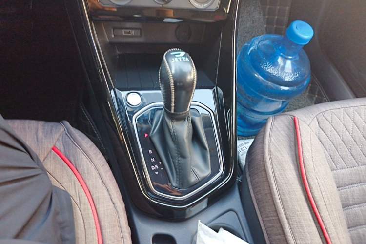 Used Jetta VS5 2022 280TSI Automatic Enjoyment Pro Trim Gear Lever