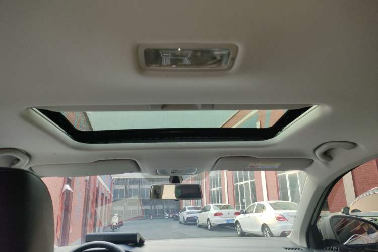 Used Jetta VS5 2022 280TSI Automatic Glory Edition Headliner