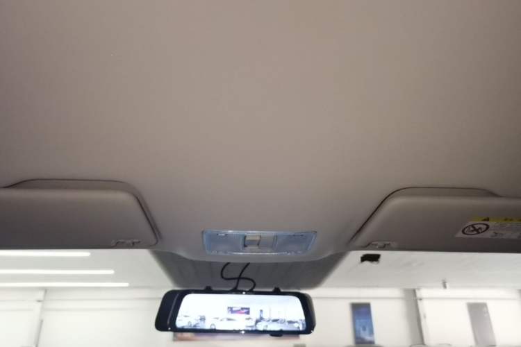 Used Jetta VS5 2022 280TSI Automatic Trendy Pro Version Headliner