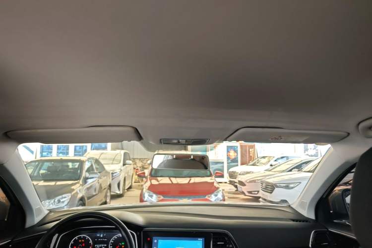 Used Jetta VS5 2022 280TSI Automatic Trend Edition Headliner