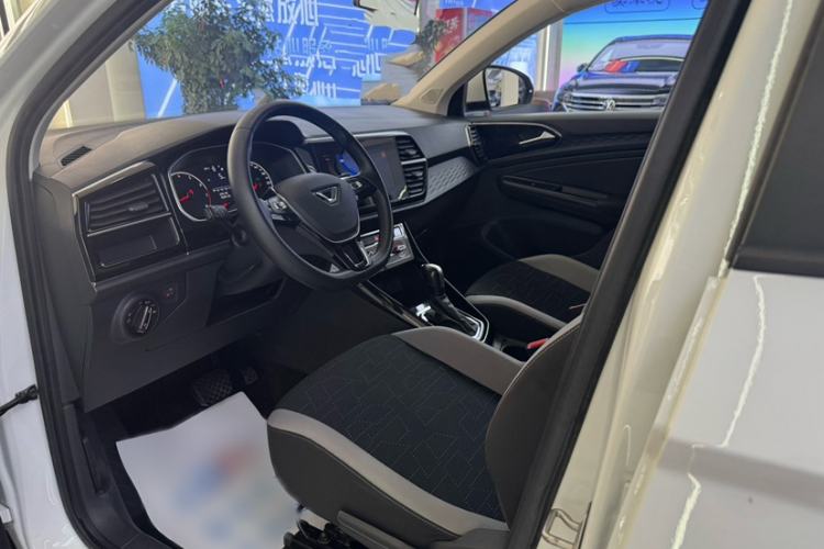 Used Jetta VS5 2022 280TSI Automatic Trendy Pro Version Interior 2