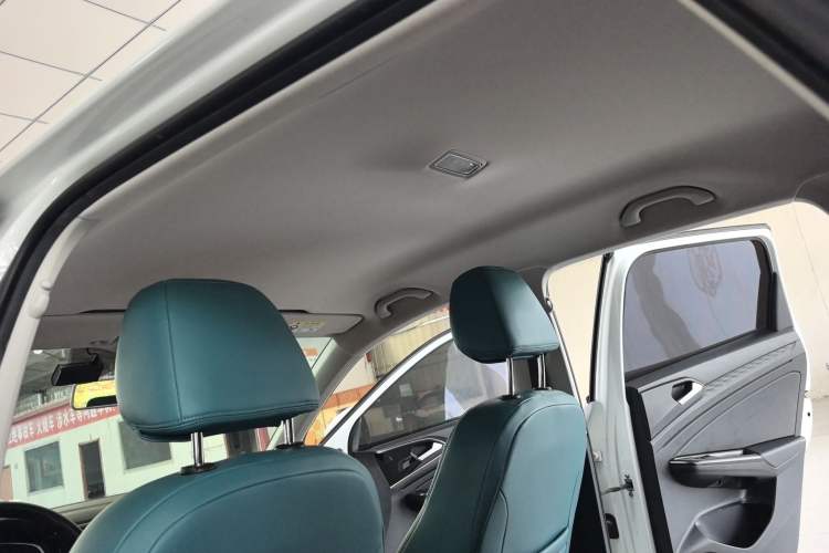 Used Jetta VS5 2022 280TSI Automatic Trendy Pro Version Interior 6