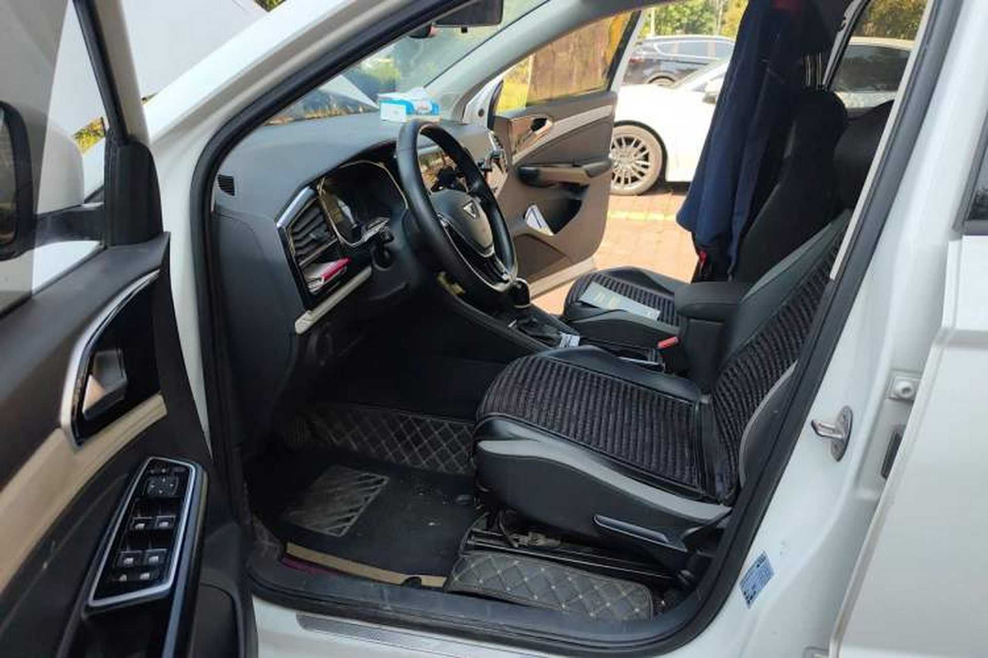 Used Jetta VS5 2022 280TSI Automatic Trend Edition Left Front Seat