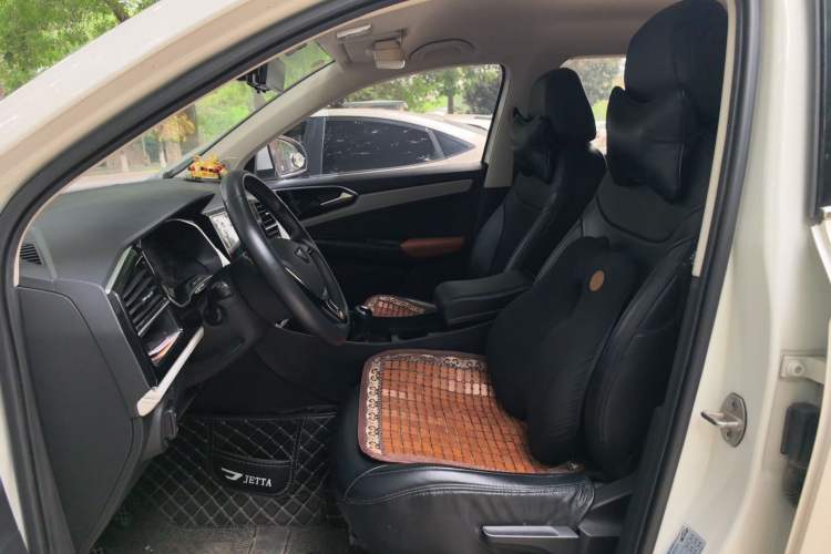 Used Jetta VS5 2022 280TSI Manual Advanced Trim Left Front Seat