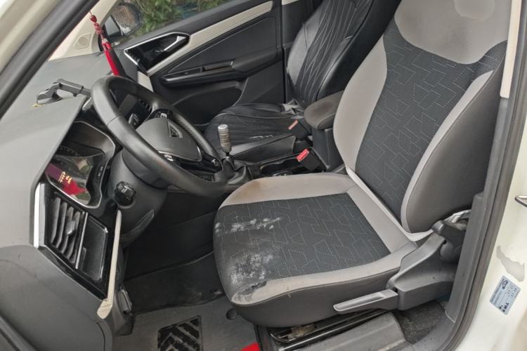 Used Jetta VS5 2022 280TSI Manual Advanced Trim Left Front Seat
