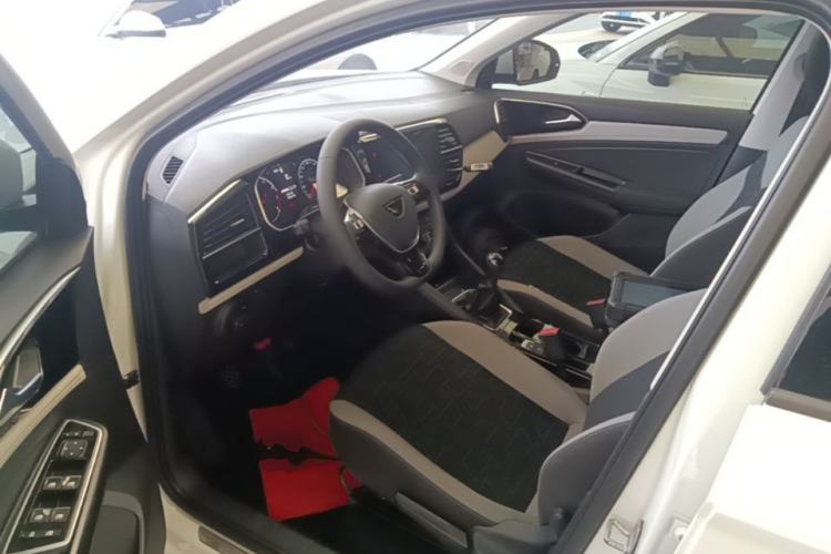 Used Jetta VS5 2022 280TSI Manual Advanced Trim Left Front Seat